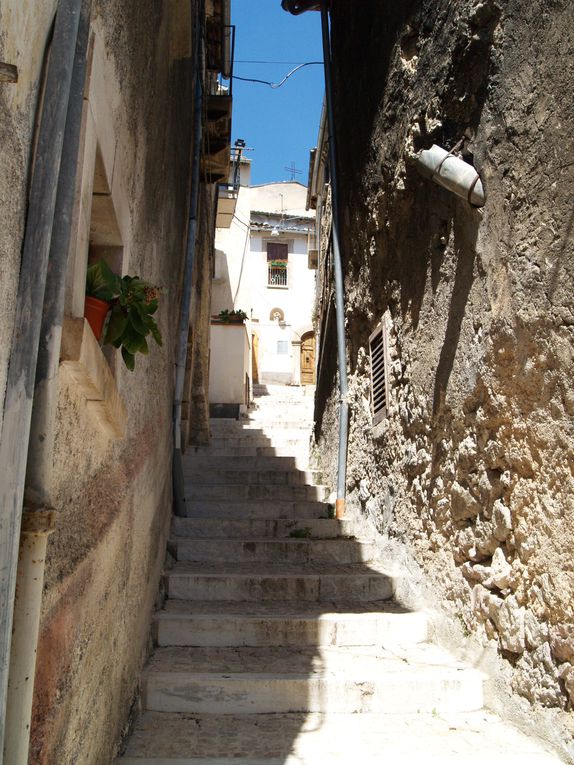 Qualche foto del paese e dei paesaggi
Quelque foto du village et des paysages