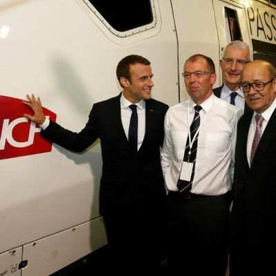 Régimes spéciaux de retraites : Emmanuel Macron envisage de réformer la SNCF