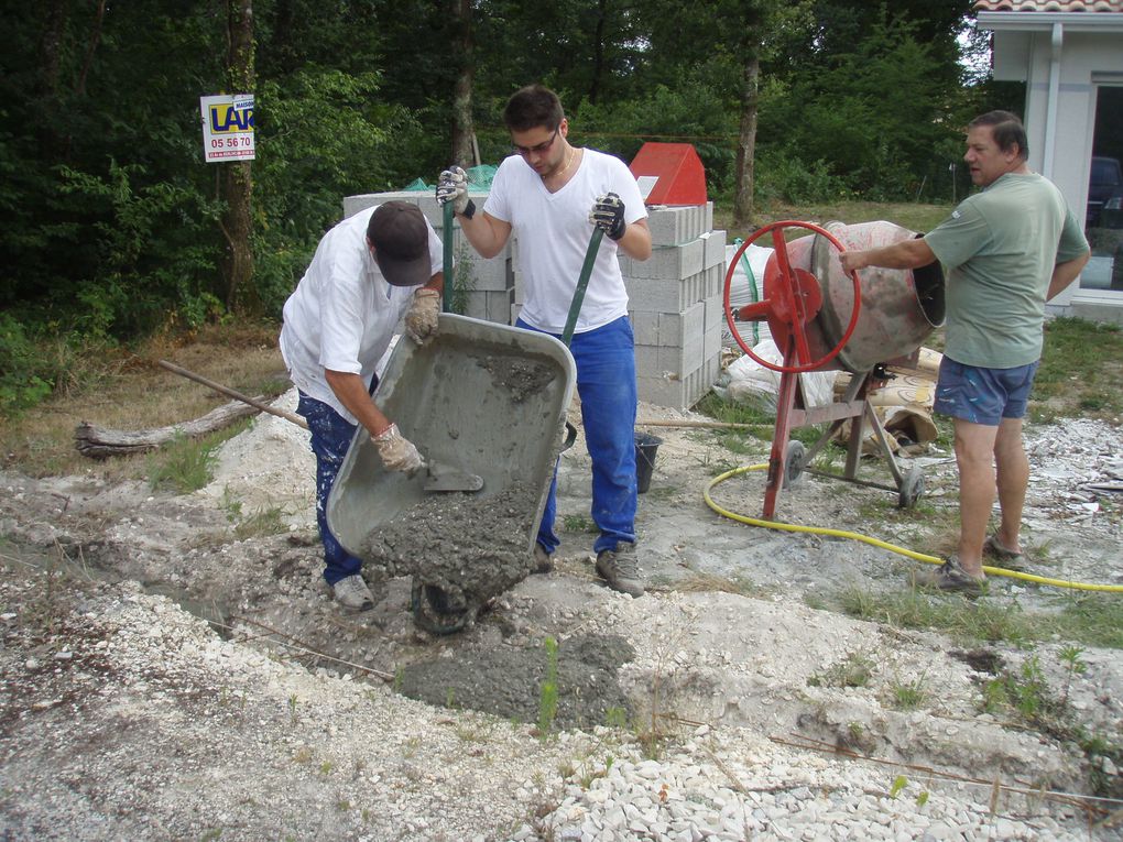 Tous les travaux en relation avec le jardin, le raccordement exterrieur, terrassement...