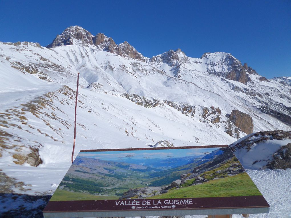 départ du Col du Lautaret (2058m) et montée à ski de fond (avec 1/3 de peaux) jusqu'au Chalet du Galibier (2600m) !! un régal !!