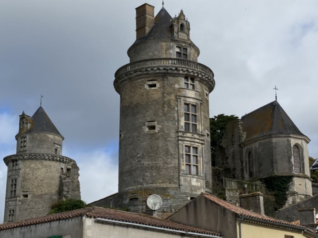 Le château d'Apremont