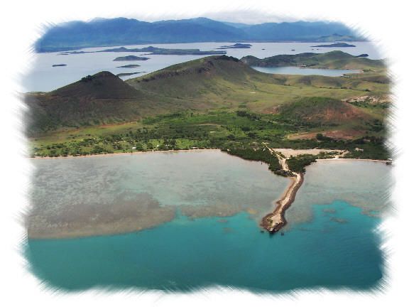 Quelques photos prises d'un h&eacute;licopt&egrave;re pour vous donner un petit aper&ccedil;u de la c&ocirc;te Ouest cal&eacute;donienne, du Cap Goulvain &agrave; Noum&eacute;a, en suivant le littoral... D'autres photos suivront pour une seconde galerie de ce type.