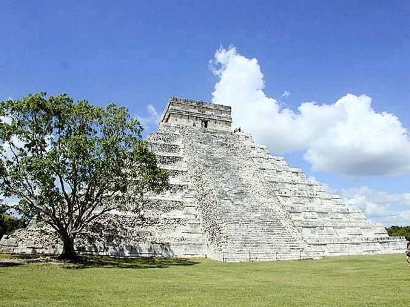 voyage au mexique de Mexico en passant par le site de t&eacute;otihuacan, puis San Christobal, la plantation de caf&eacute;, Palenque, Ek Balam, M&eacute;rida, Chichen Itza, la mer des cara&iuml;bes &agrave; Cancun et la fin du voyage.<br />Photos N&deg;000 &agrave; 008 site de t&eacute;otihuacan<br />Photos N&deg;009 &agrave; 017 Mexico et son mus&eacute;e anthropologique<br />Photos N&deg; 018 &agrave; 020 Canion de Sum&eacute;rido<br />Photos N&deg; 021 &agrave; 031 San Christobal et son marc