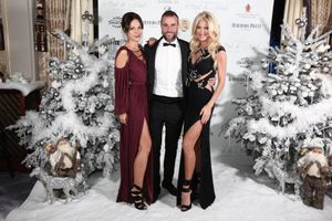 Sandrine Garbagnati-Knoell (Fondatrice du Bal de Noel/ 5 Stars Events) Philipp Plein (Styliste) Victoria Silvstedt (Présentatrice) 