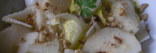 Salade d'endives aux poires et aux noix