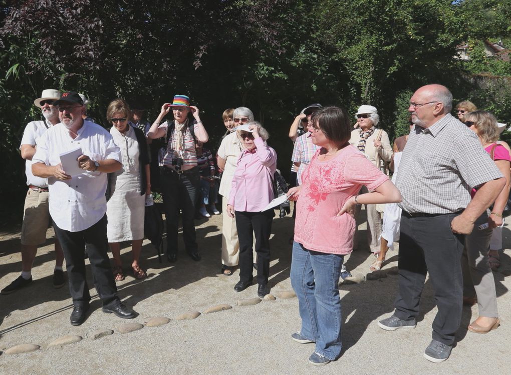 Arrivée le 27 juillet à la salle des fêtes de Chirens, visites du monastère royal de Brou, d'un sabotier bressan à Lescheroux, de la ferme du Sougey, du Palais Idéal du facteur Cheval, du musée de la chaussure de Romans, de St. Hilaire du Touvet et du musée de la Houille Blanche. Soirée conviviale chez les Boudillons et soirée de départ le 2 août à Moirans.