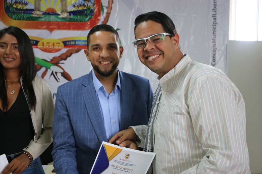 En sesión especial del Consejo Municipal de Libertador reconocen a  dirigentes universitarios de Carabobo  