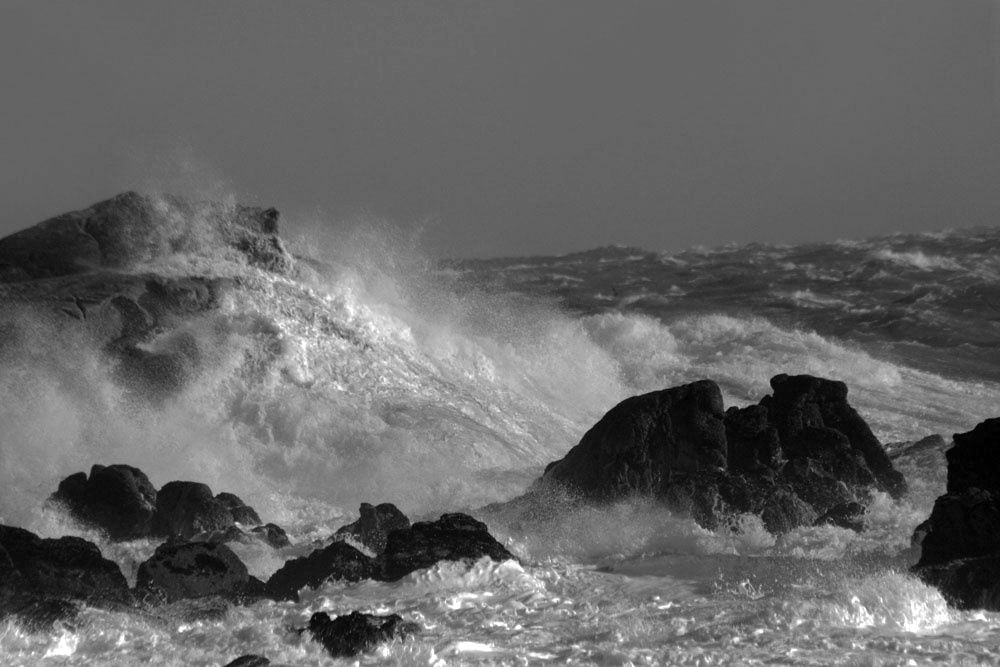 Tempête Atlantique en noir et blanc