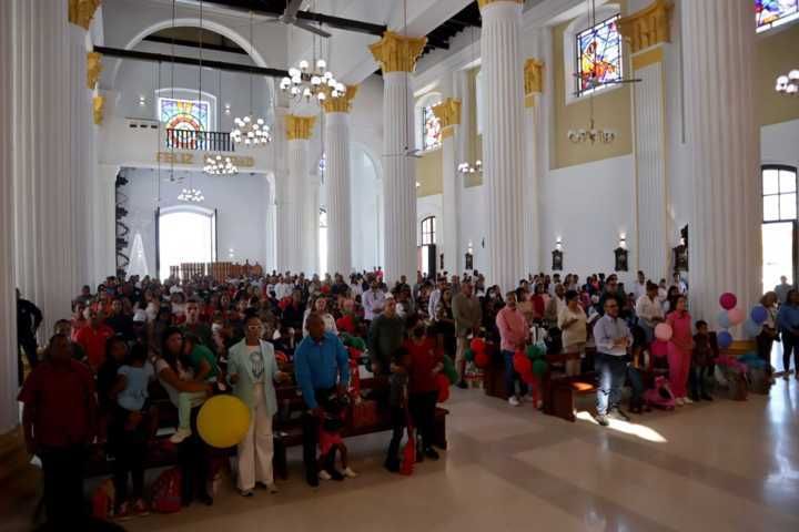 Programa “Viste un Niño en Navidad 2023” regaló sonrisas a niños y niñas de Puerto Cabello 