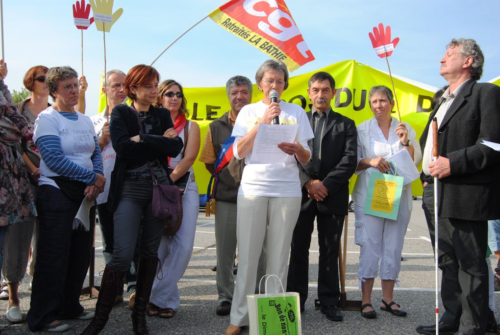 Lutte des caissières d'Albertville en Savoie pour ne pas travailler le dimanche. le 25 septembre 2011