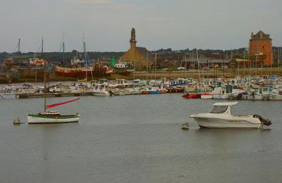 Camaret, son port, ses vieux bateaux, ses menhirs