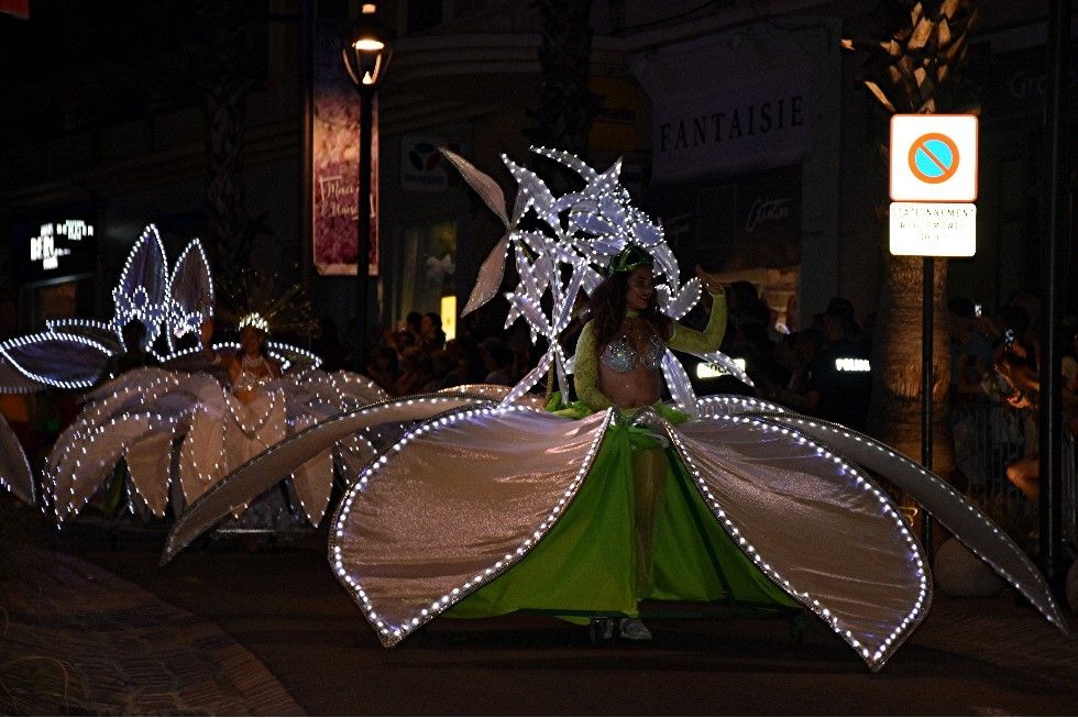 GRASSE THE WONDERFUL SHOW OF JASMINE