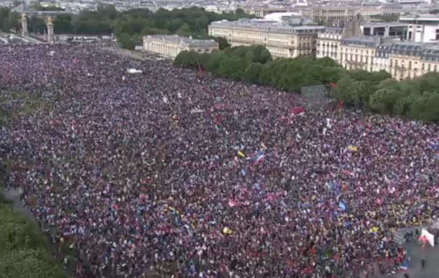 "La révolte qui gronde", en France, après 30 ans de politique batarde.