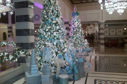 Dans l hôtel où se trouvait la réception le hall était un rêve à lui tout seul.