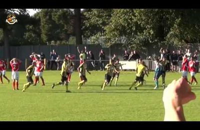 Vidéo : FA Cup: le gardien égalise grâce à un retourné acrobatique dans le temps additionnel