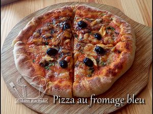 Pizza au poulet et au fromage bleu ==&gt; Foodista Challenge #106