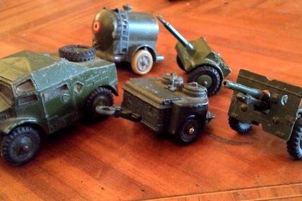 lot militaire jouet ancien tole dinky toys meccano france england ltd 