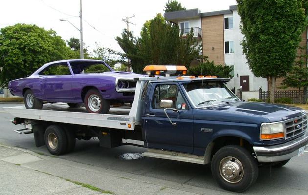 Enjoy the most reasonable priced Calgary tow truck facility