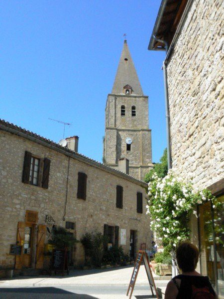 Une jolie visite dans la belle commune de Puycelsi au moment de nos vacances de mai 2010