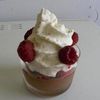 Mousse au chocolat et sa chantilly de chocolat blanc (+ framboises)