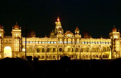 Mysore c est trop beau la nuit 🌙 