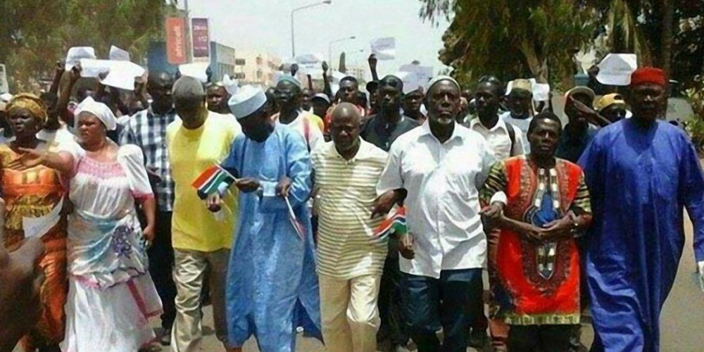 Liberado Ousainou Darboe en Gambia, histórico rival del destronado dictador  Yahya Jammeh.- El Muni.