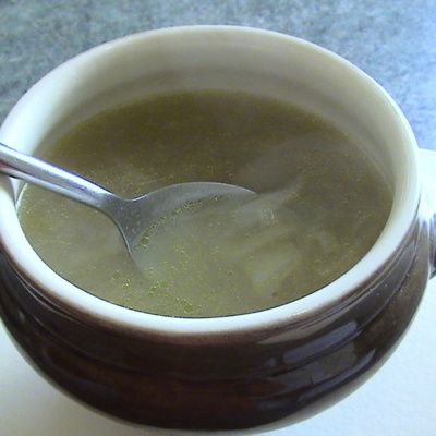 Comment préparer une soupe à l'oignon idéale pour un régime ? (ingrédients, préparation, cuisson)