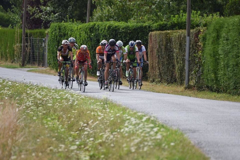 Album photo des courses UFOLEP 3 et GS de Notre Dame de l'Isle (27) avec André Belliard (Dreux CC) 5ème en GS