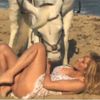 Loana essayant de refaire Brigitte Bardot, une catastrophe (Vidéo)