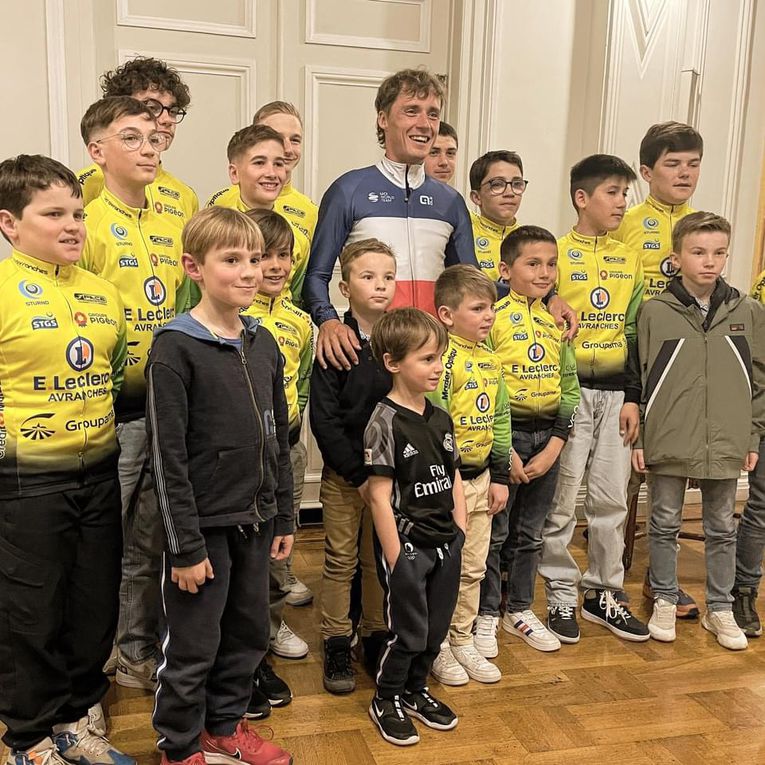 Retour en images sur la rencontre avec Valentin Madouas champion de France et parrain de l’école de cyclisme 