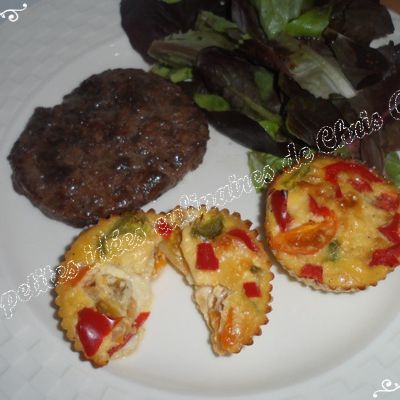 Mini quiches poivron / tomate et steaks à l'oignon