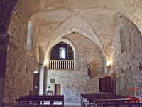 L'église et son interieur.