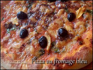 Pizza au poulet et au fromage bleu ==&gt; Foodista Challenge #106