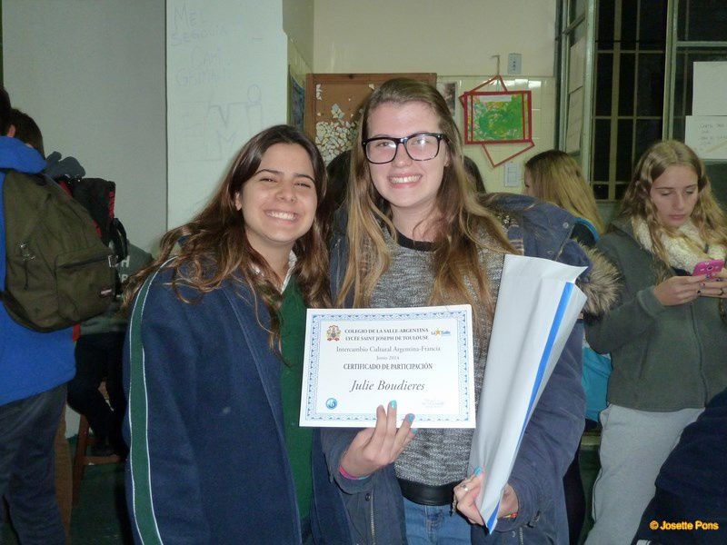 Travail en collaboration et remise des diplômes.