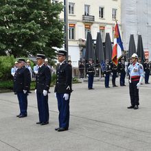 2ème  VOLET DE LA CÉRÉMONIE COMMÉMORATIVE DU 78ème ANNIVERSAIRE DU 8 MAI 1945 DANS LA VILLE DE SAINT-ETIENNE AVEC  L’ARRÊT SUR IMAGE DE REMISE DE DÉCORATIONS À TROIS MILITAIRES DE LA GENDARMERIE NATIONALE..