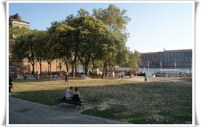 la Garonne en ville -Toulouse-