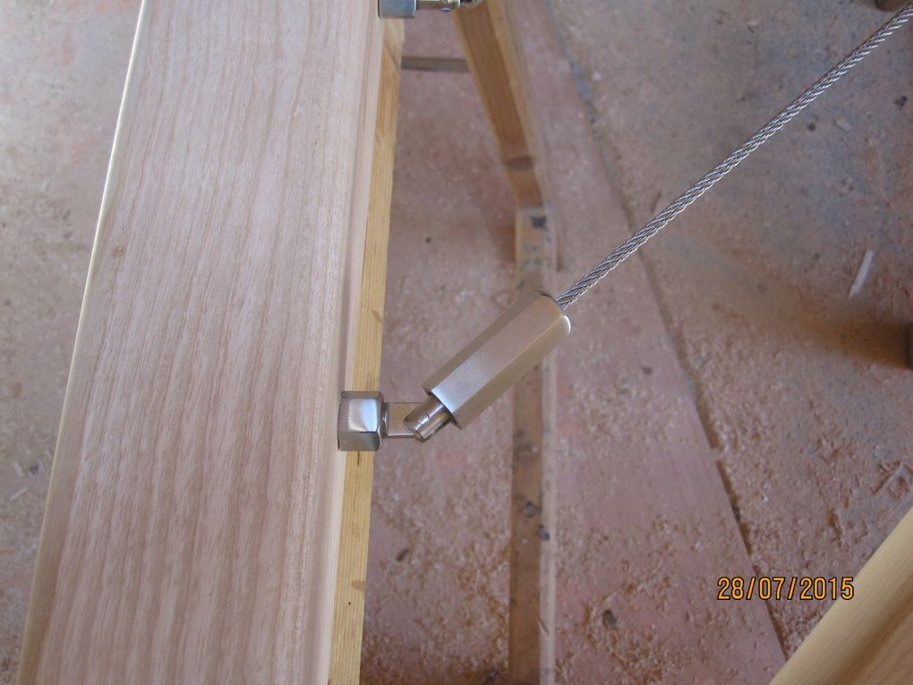 Escalier en frêne avec garde-corps câbles inox