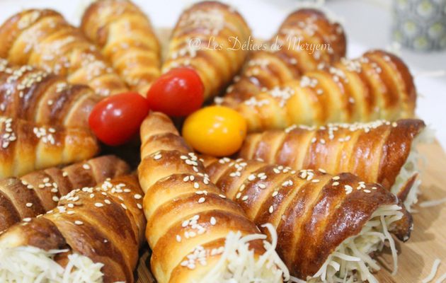 Cornets salés au poulet et crème au fromage