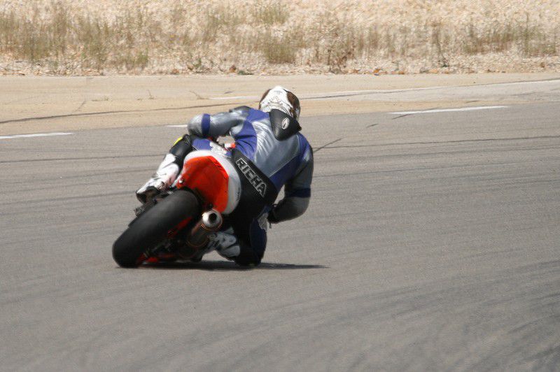 Le 19 juillet 2009, petite scéance de roulage moto au pôle mécanique d'Alès.