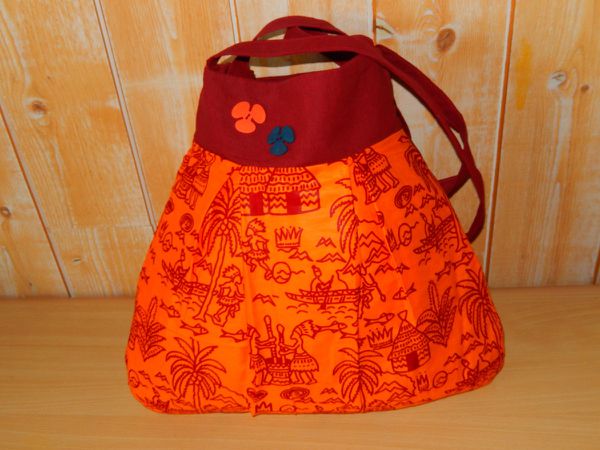 Sacs coton doublé   diverses formes entre 12 et 20.00€ selon modèle   Me contacter sab.vdb@orange.fr ou 06 45 64 25 49