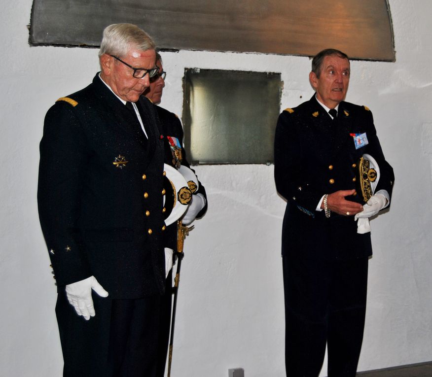 21 septembre 2013-cérémonie en hommage aux sous-mariniers morts pour la France présidée par l'Amiral Rogel, Chef d'Etat-Major de la marine. Photographies : Nicole Agéa, Céline Enthime, Raymonde Rupin, Jean-Jacques Tréguer