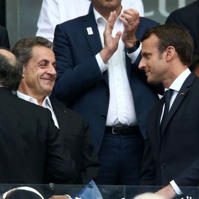 Discrètement, Emmanuel Macron a invité Nicolas Sarkozy à dîner à l'Elysée