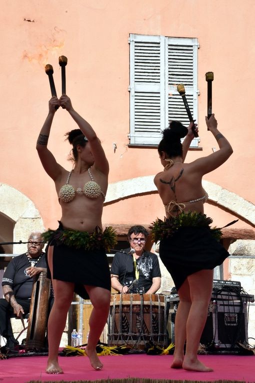 GRASSE LE PAYS DES FEMMES FLEURS (3)