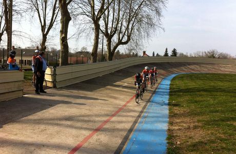 Un agréable après-midi au Vélodrome de Lurcy-Lévis