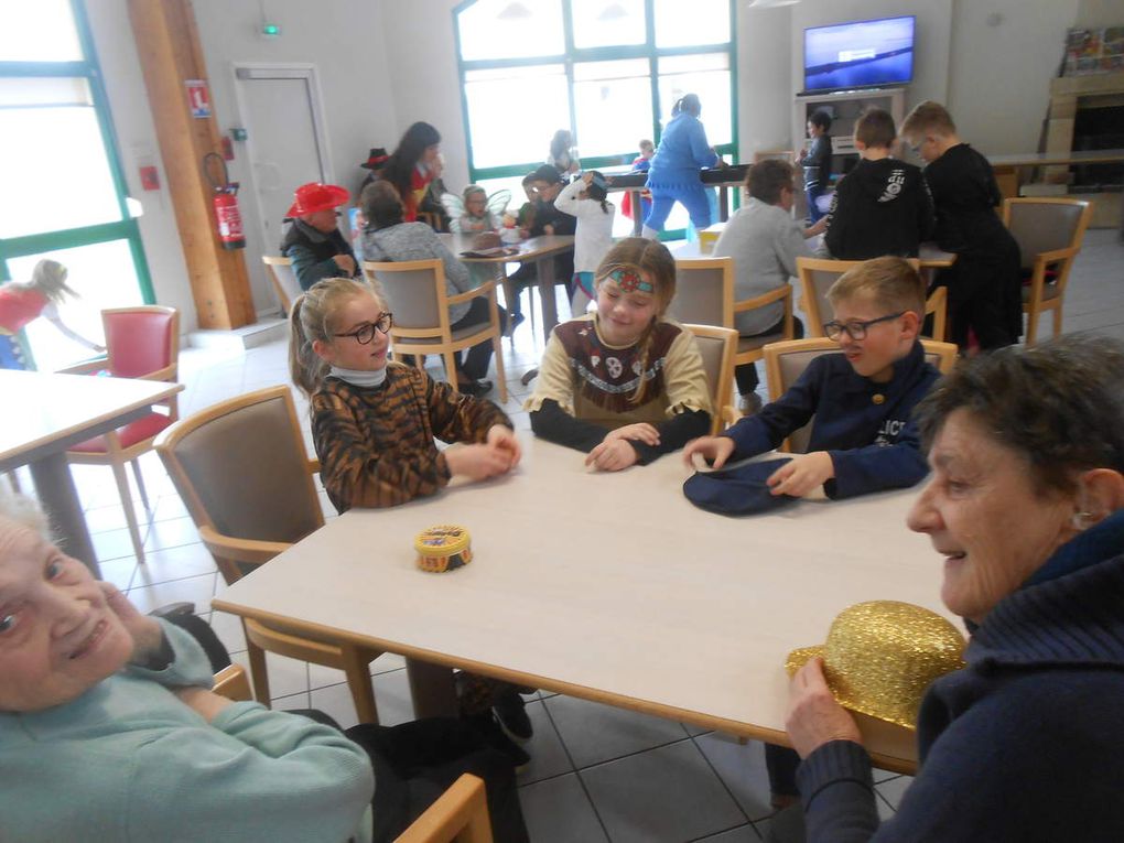 Carnaval avec l'école de Saint jean du Bois