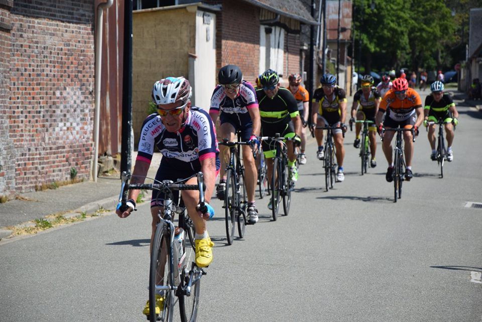 Course UFOLEP GS de Claville (27) victoire de Yann Breton (EC Avraise)