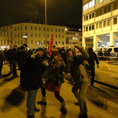 Flower-Power Party gegen Nazis: 24-01-13