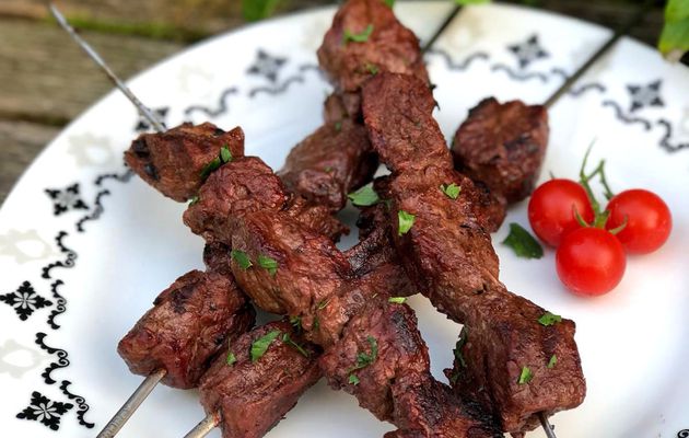 Brochettes de boeuf mariné à la bière 