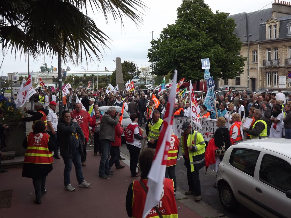 Manifestation contre un nouveau plan de suppression d'emplois au CHPC, et de dégradation des conditions de travail et de service évidemment.