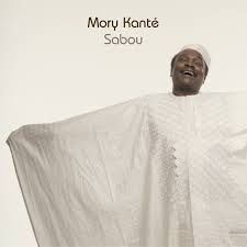 mory kanté, un des chantres de la musique malienne vient de s'éteindre le 22 mai 2020 des suites d'une longue maladie